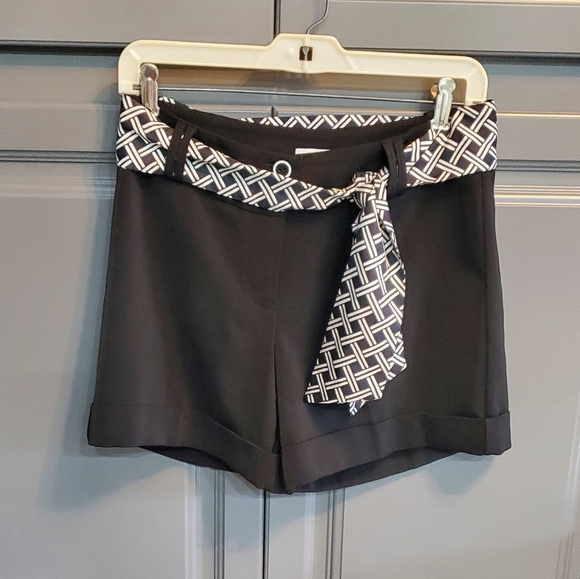 WHITE HOUSE BLACK MARKET  Size 2 Shorts w Silk Sash⚜️🖤⚜️ - Picture 1 of 4